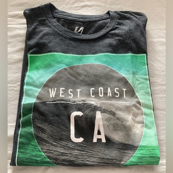 NWOT Amplify West Coast Tee - Picture 1 of 6
